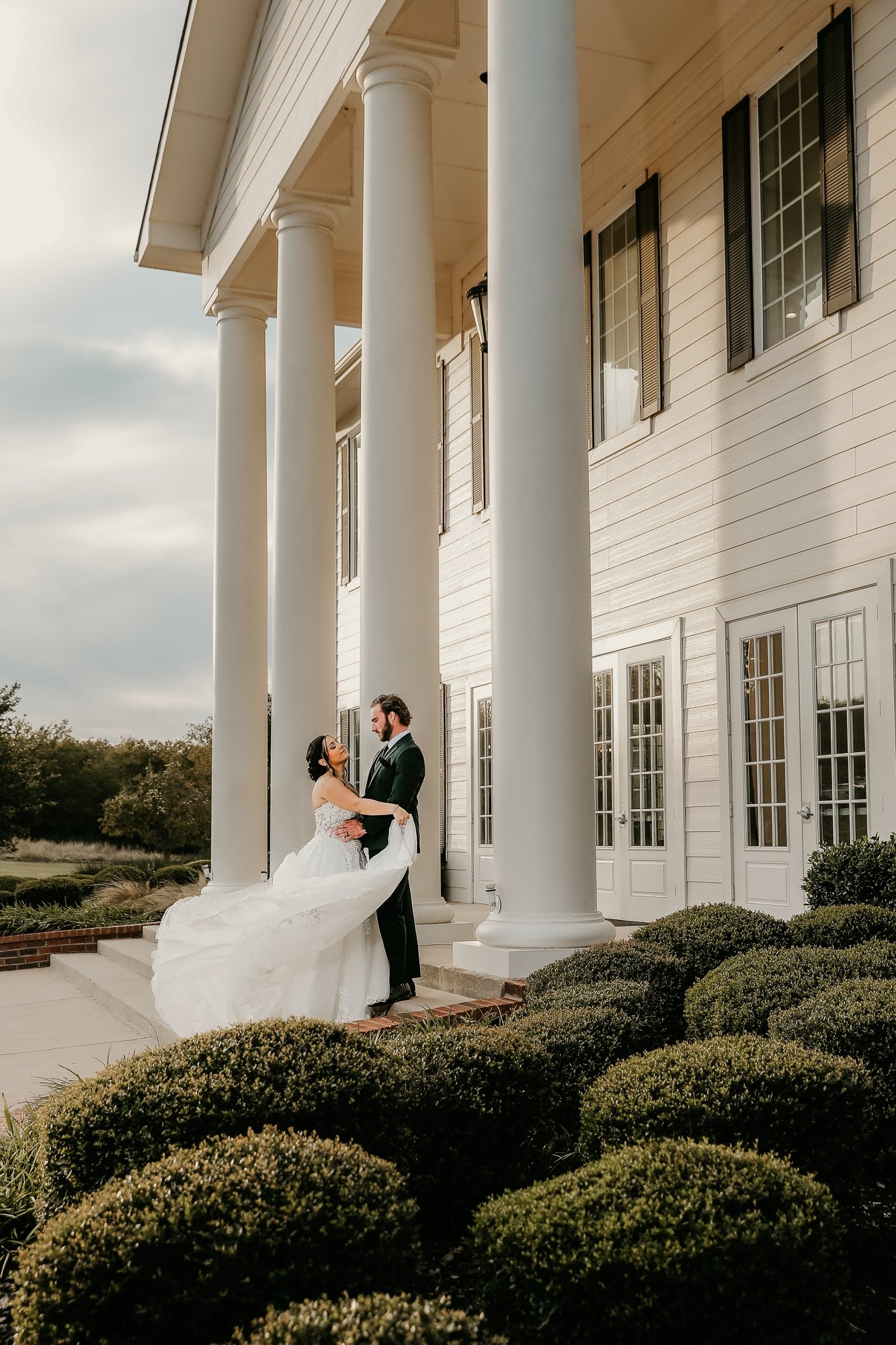 carousel-hero-element image-0